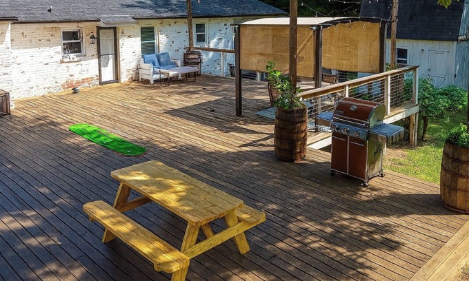 Southwest Raleigh House | The 19th Hole Huge Deck 2912 Fairway Dr