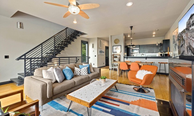 Fayetteville House | The Abshier - Near U of A - Quiet Getaway