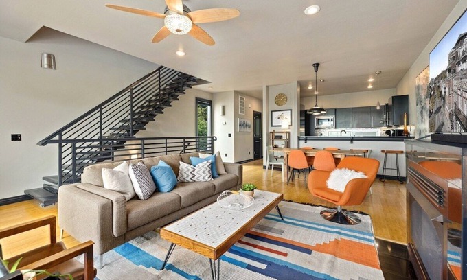 Fayetteville House | The Abshier - Near U of A - Quiet Getaway