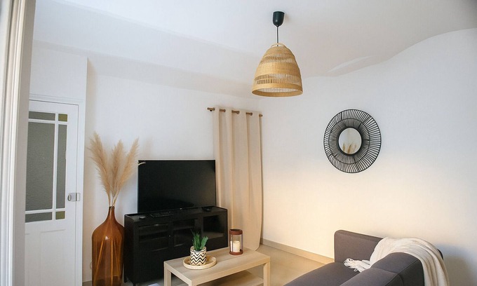 Saint-Gilles House | The acacia house