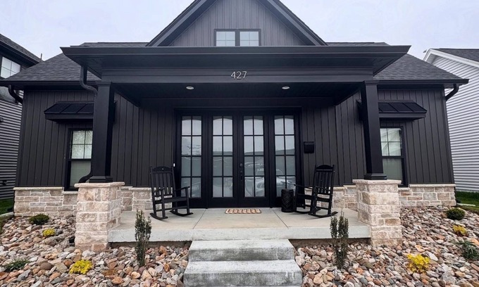 Jeffersonville House | The Adelyn, where comfort meets convenience