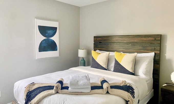 Prince Edward House | The Aera - Light-Filled Retreat in Picton