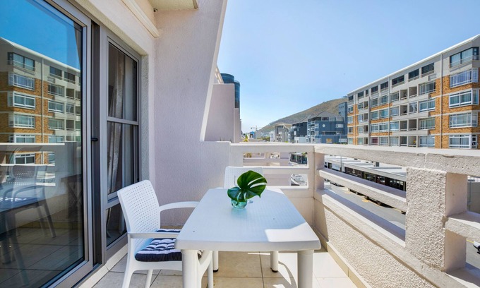 Sea Point Hotel | The Amalfi Boutique