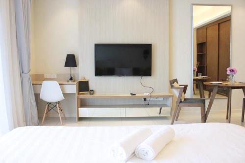 Jenjarom Apartment | The Amber Residence Putra Height by Sleepy Bear