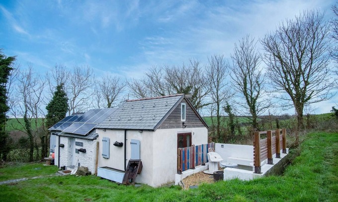 Castlemartin Cottage | The Anchor Light - 1 Bed - Freshwest Beach Retreat