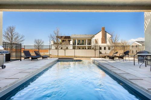 Hurricane House | The Ann Marie #F1 townhouse
