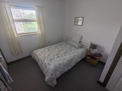 Huddersfield Apartment | The Apartment at Chalk House - 3 Beds - 1 Cot