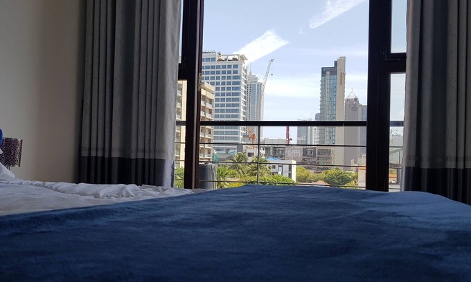 Kollupitiya Apartment | The Apartments by Lanka Vacations