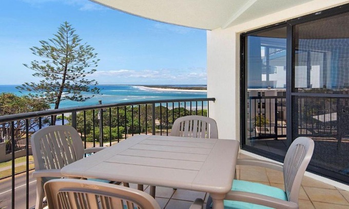 Caloundra House | The Apartments Unit 8 Kings Beach QLD