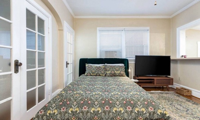 Lower Avenues Apartment | The Aquamarine Suite -Walk Downtown-40 mins to Ski