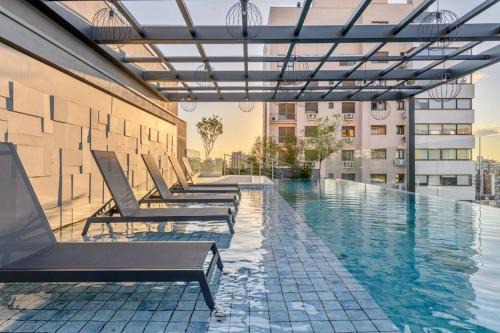 Mont'Serrat Apartment | The Arch Sunset