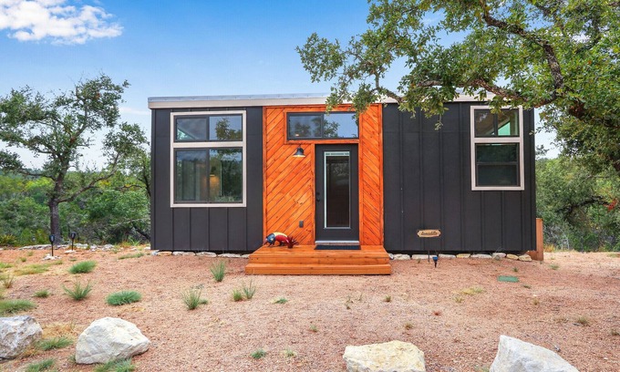 Dripping Springs Cottage | The Armadillo at Harrod's Hill Country Hideaway
