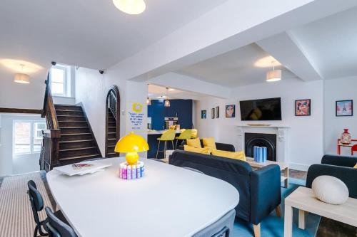 Ruthin House | The Art House Ruthin - 3-Bed 3-Ensuite