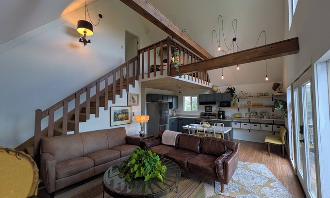 Diamond Valley House | The Artful Twistna boutique experience