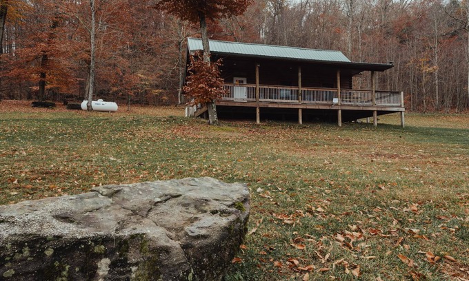 Hallsville Cabin | The Ashton - Cozy, classic, pet-friendly, three bed cabin in Hocking Hills!