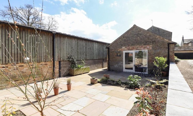 Sleaford House | The Asparagus Shed