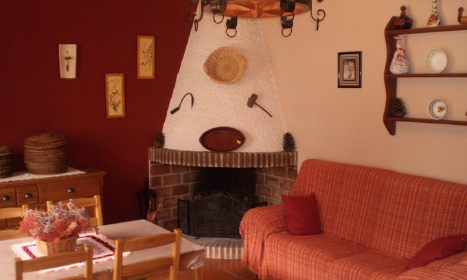 Los Romanes Cottage | The Atalaya de Los Romanes, vacation with stunning views of Lake Viñuela