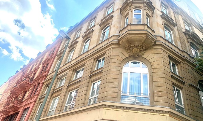 Bahnhofsviertel Hotel | The Atrium Hotel