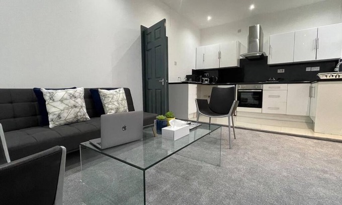Welford Apartment | The Aylestone - Leicester City 1 Bed Apartment, Free Parking by YO ROOM!