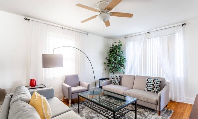 Bridgeport House | The B&W Haven 5BR Home with yard theater + Office