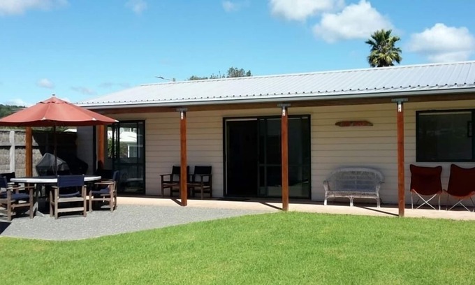 Matapouri House | The Bach at Matapouri Beach