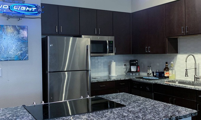 East Congress Apartment | The Bachelors Pad