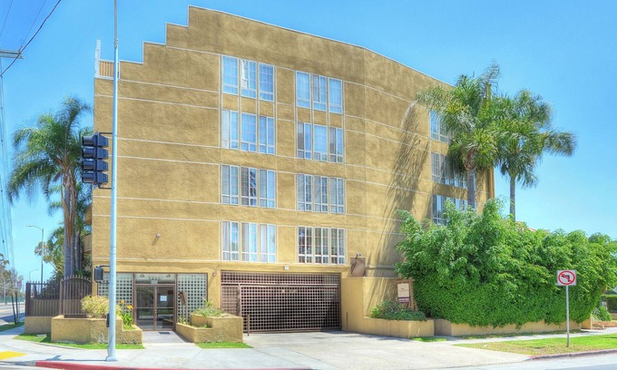 Palms Apartment | The Bagley #111