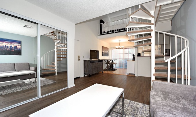 Palms Apartment | The Bagley Penthouse #310