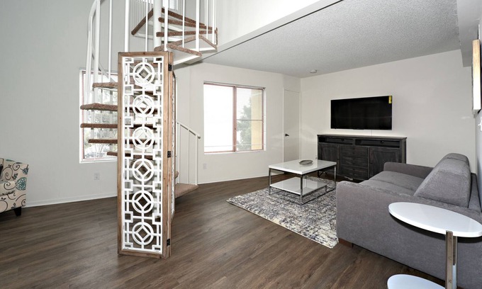 Palms Apartment | The Bagley Penthouse #306