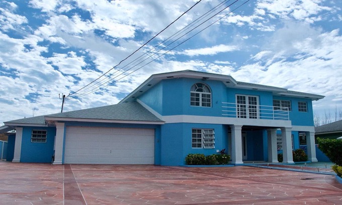 Gambier House | The Bahamas Blue Mansion
