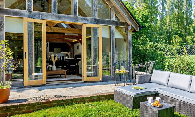 Woodmancote House | The Barn at Pigeon Cottage
