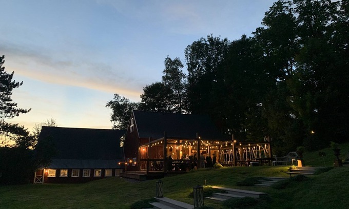Reading House | The BARN at Reading Farms Estate