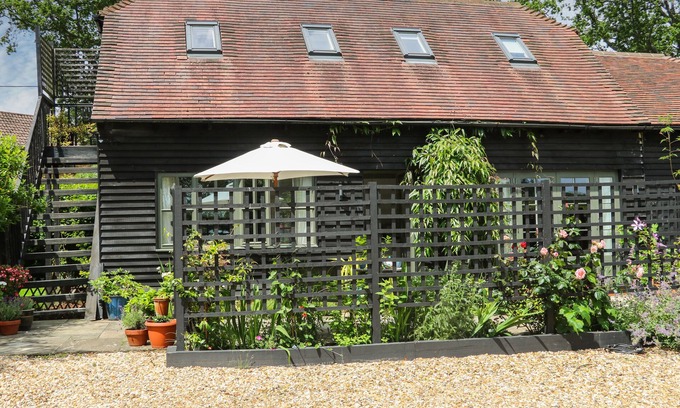 Five Oak Green House | THE BARN AT SANDHOLE COTTAGE, pet friendly in Royal Tunbridge Wells