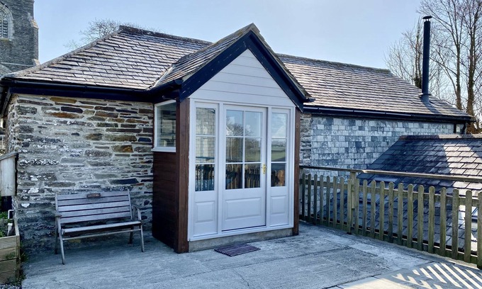 St Minver Apartment | The Barn - barn conversion 10 minutes from Rock with parking