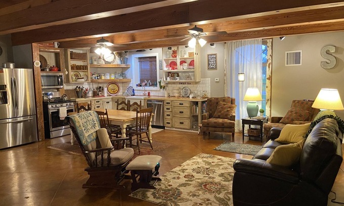 Mittie House | THE BARN GUESTHOUSE