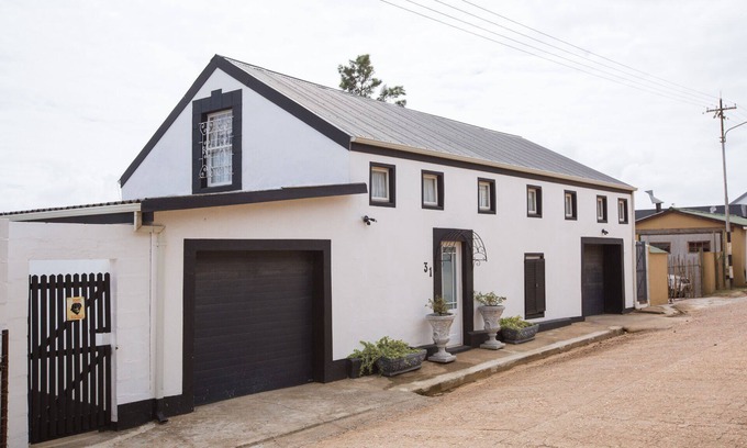 Napier House | The Barn Holiday Rental House - 3 Bedrooms , 2 Bathrooms , Sleeps 6