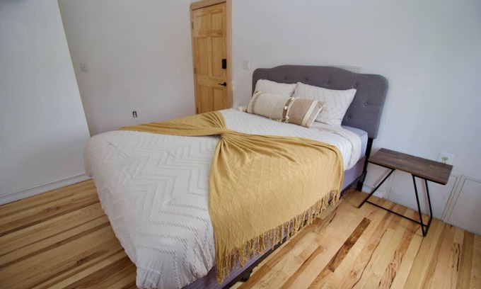 Bedford-Stuyvesant House | The Barton – Cozy Renovated Home in Brooklyn (3A)