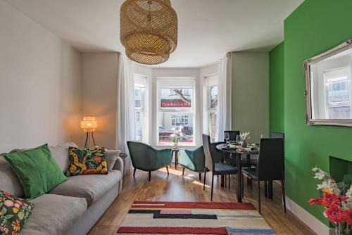 Folkestone House | The Bay by Keepers Cottages