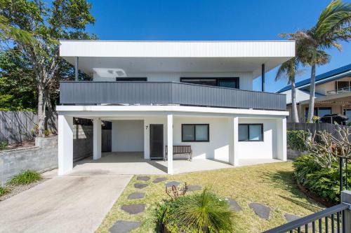 Angourie House | The Bay House - Oceanstays