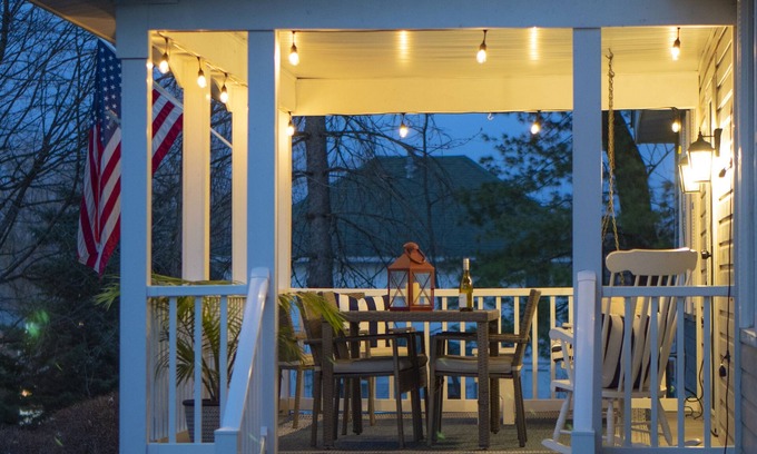 Williams Bay House | The Bay House - one block from Geneva Lake