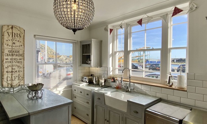 Old Town Hastings Apartment | The Beach House