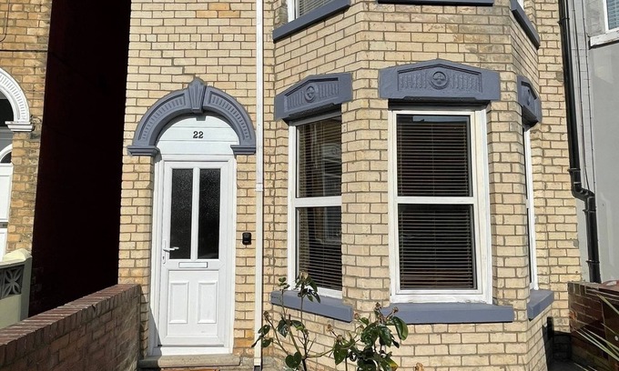 Withernsea House | The Beach House is in the centre of Withernsea, walking distance to the beach.