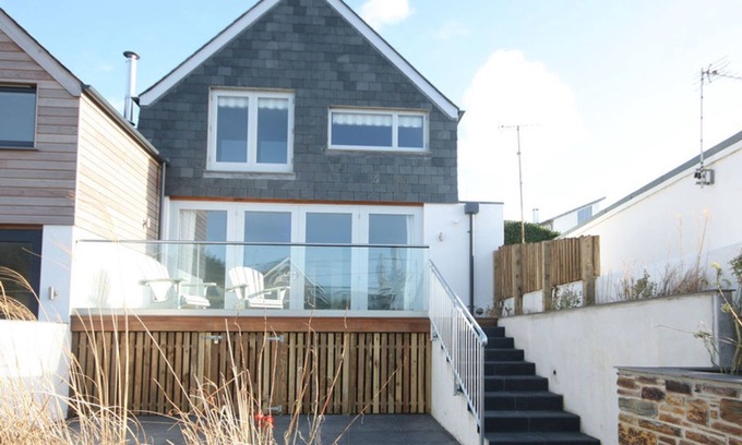 Polzeath Cottage | THE BEACH HOUSE, pet friendly, country holiday cottage in Polzeath