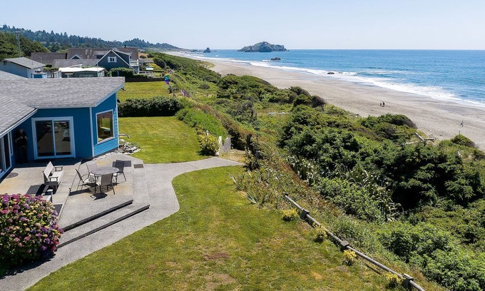 Smith River House | The Beach House with Fenced Yard & Furnished Patios - Just Steps from the Beach