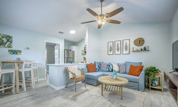Jacksonville Beach Apartment | The Beach Villages - Villa Seven
