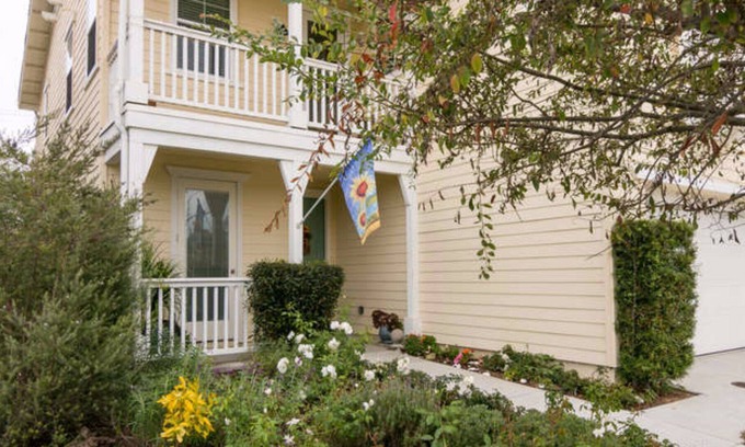 Carpinteria House | The Beach within Reach !