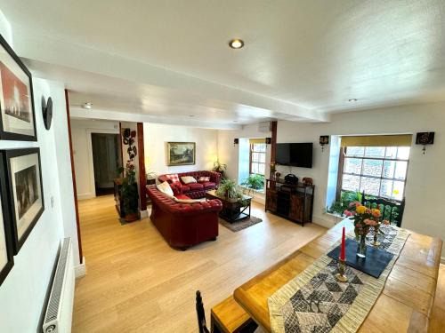 Llandovery Apartment | The Bear Apartments