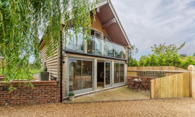 Hunstanton House | The BeeHive