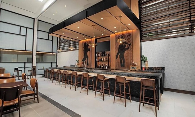 Northeast Dallas Apartment | The Beeman Hotel includes an indoor swimming pool. Dallas Love Field airport .
