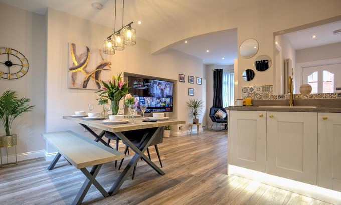 Belfast House | The Belfast Boutique Central Cozy